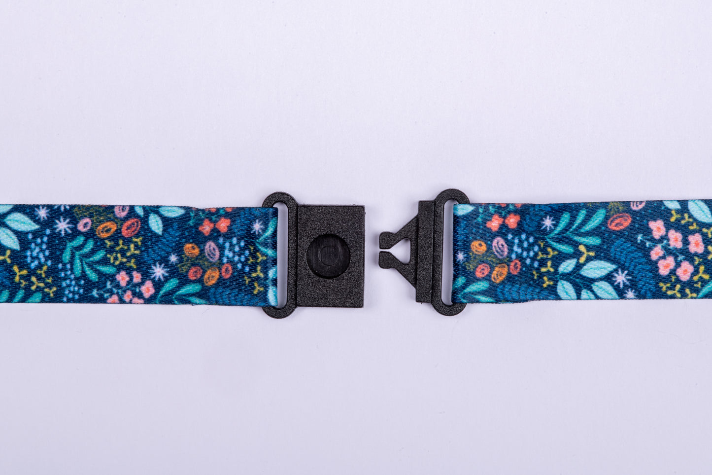 Avery Recycled Tropical Pre-Printed Lanyard with 2cm Wide Carabiner (Pack of 10)